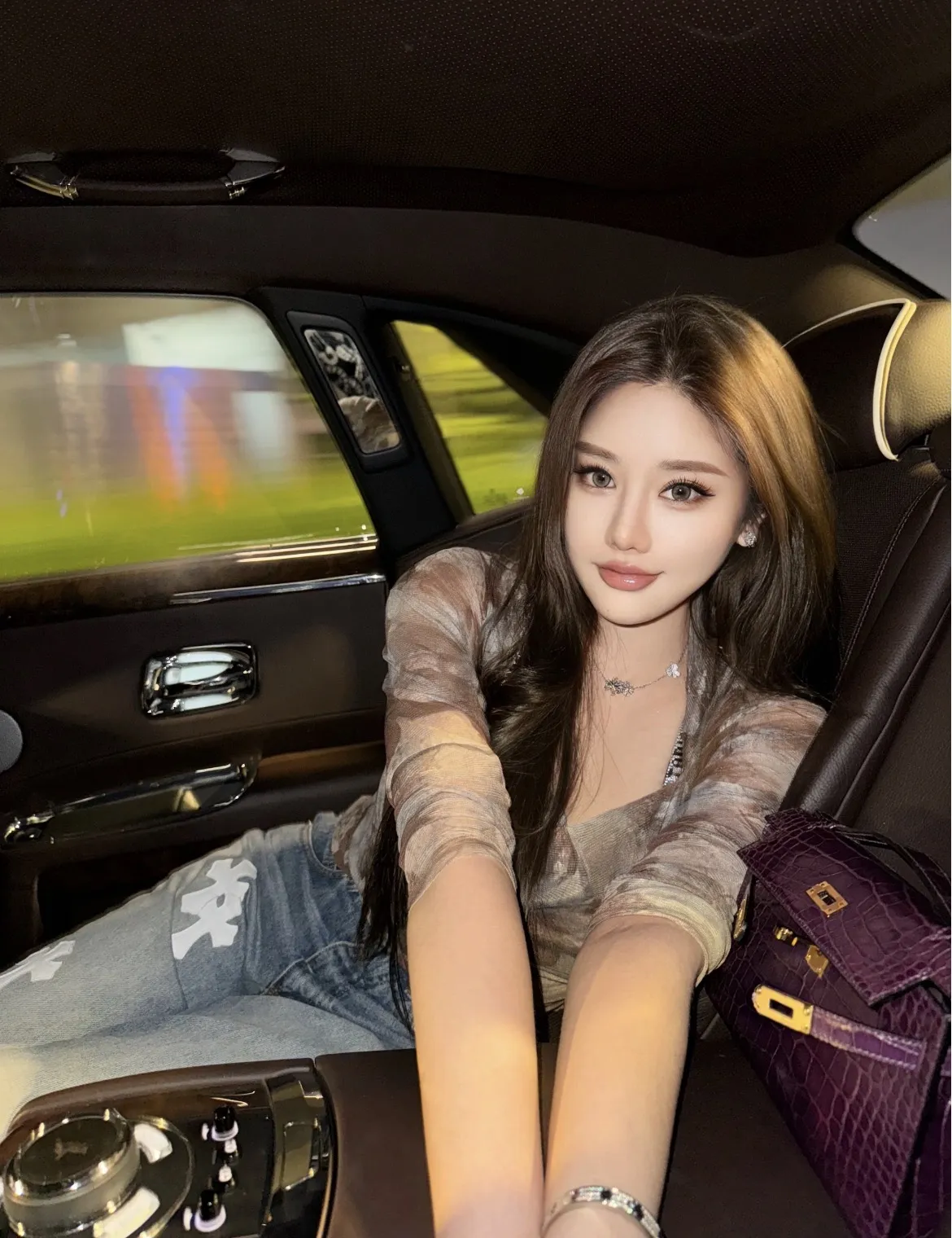 闵行 泽泽 少妇 巨胸 潮喷 Gallery 4