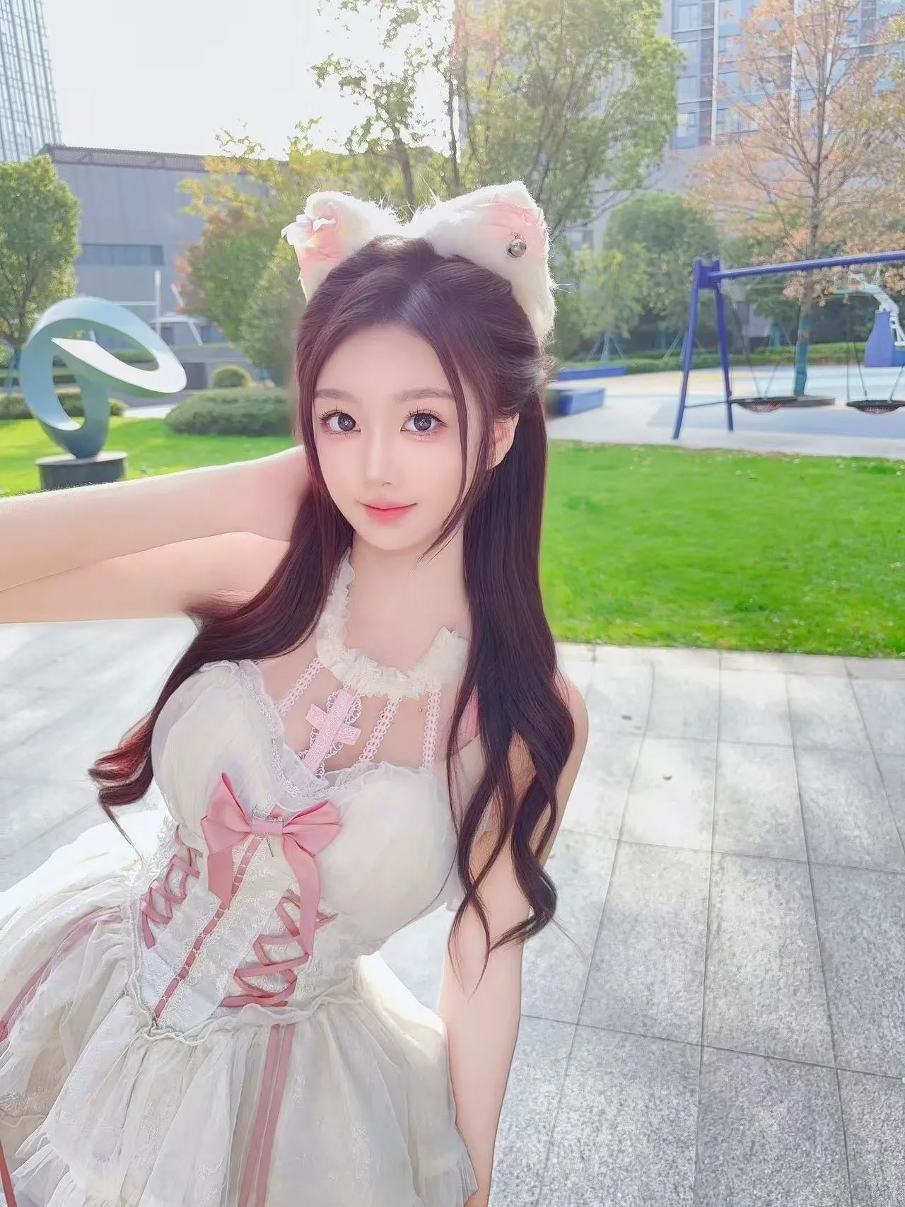 悠悠，三点粉嫩粉嫩初次下海乖巧可爱 Gallery 1