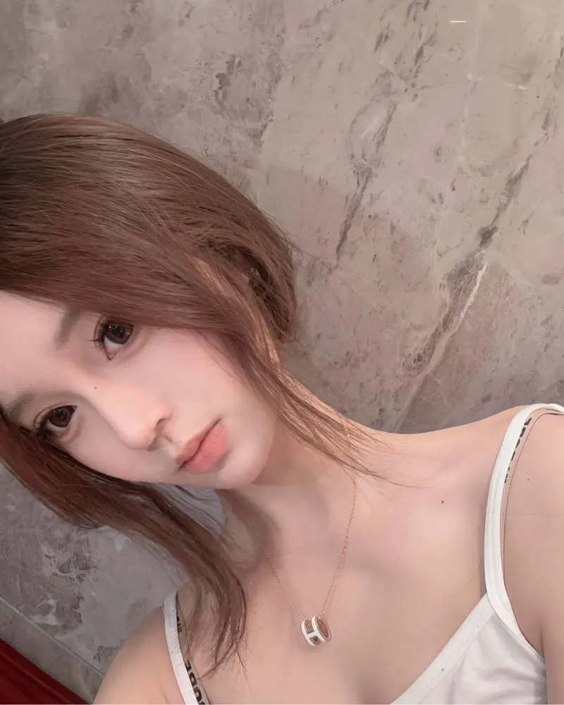 小梦梦 蜜桃臀嫩妹 粉嫩甜心 Gallery 4