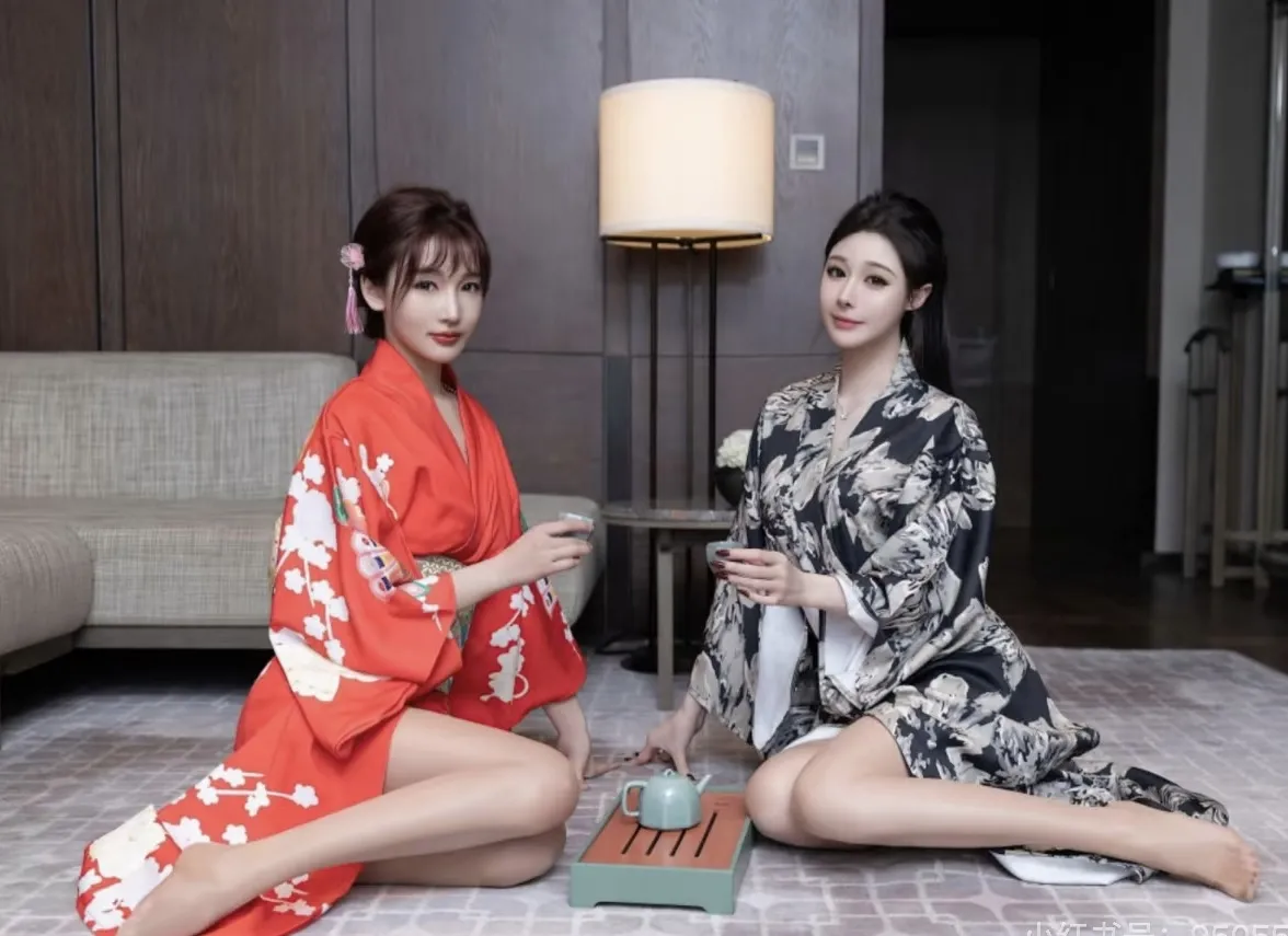 闵行特服姐妹花双飞女同 Gallery 4