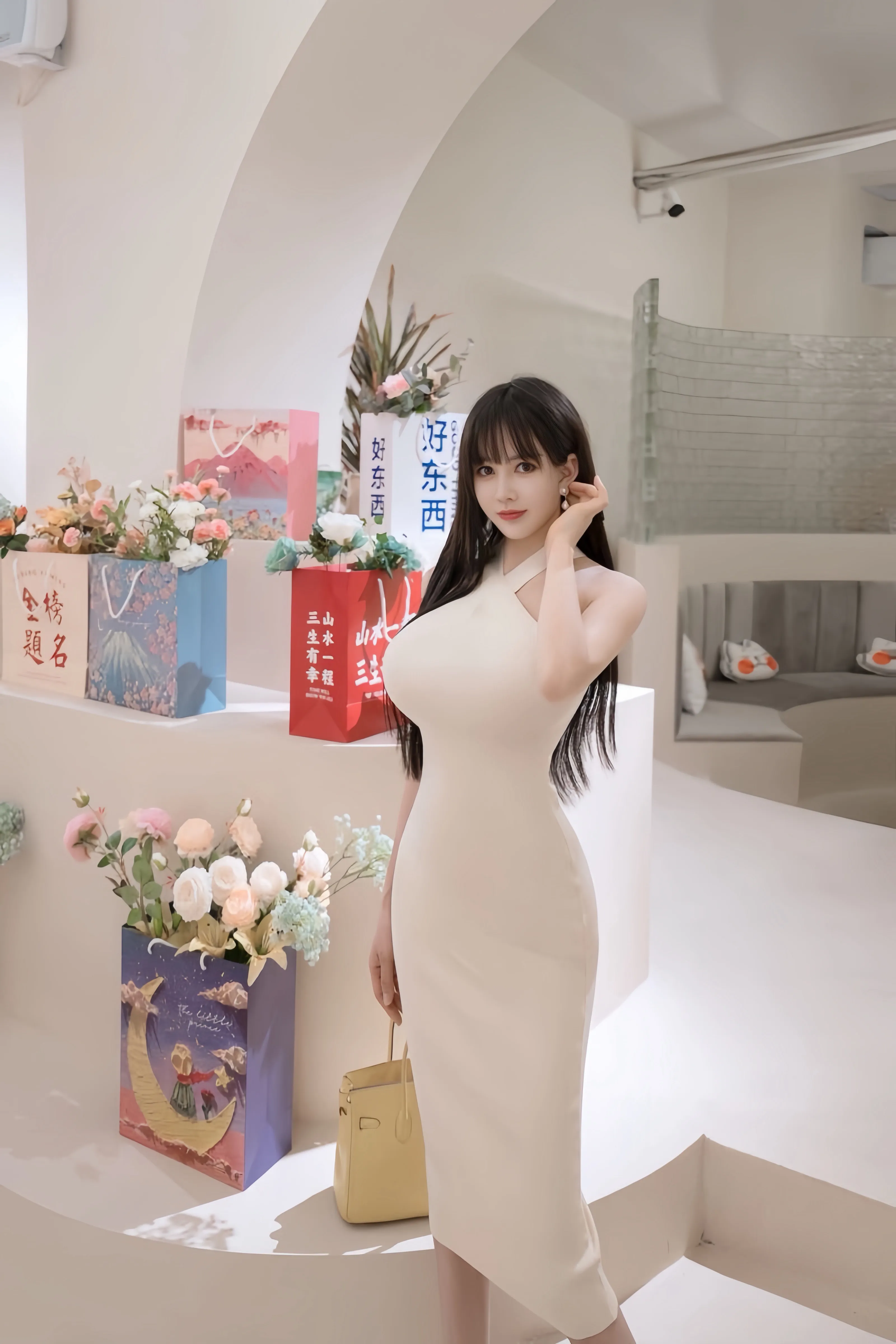 大波  人如其名 巨乳丰臀 Gallery 4