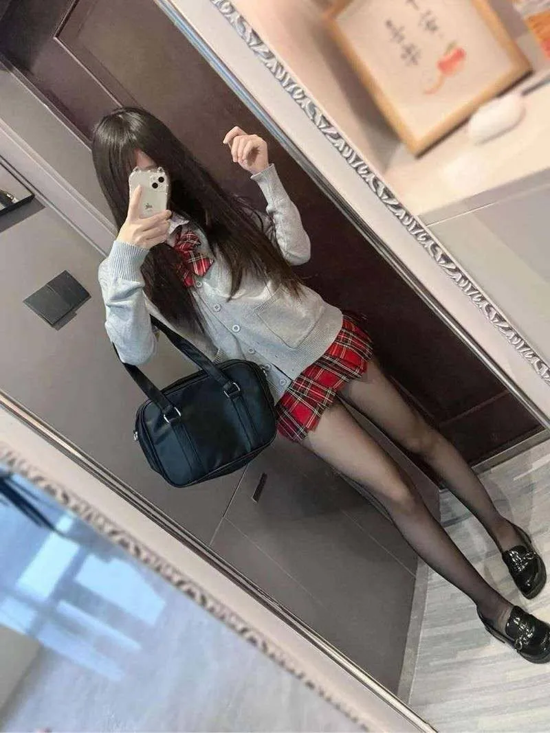 余元元自拍照无差距(青春学生妹) Gallery 6