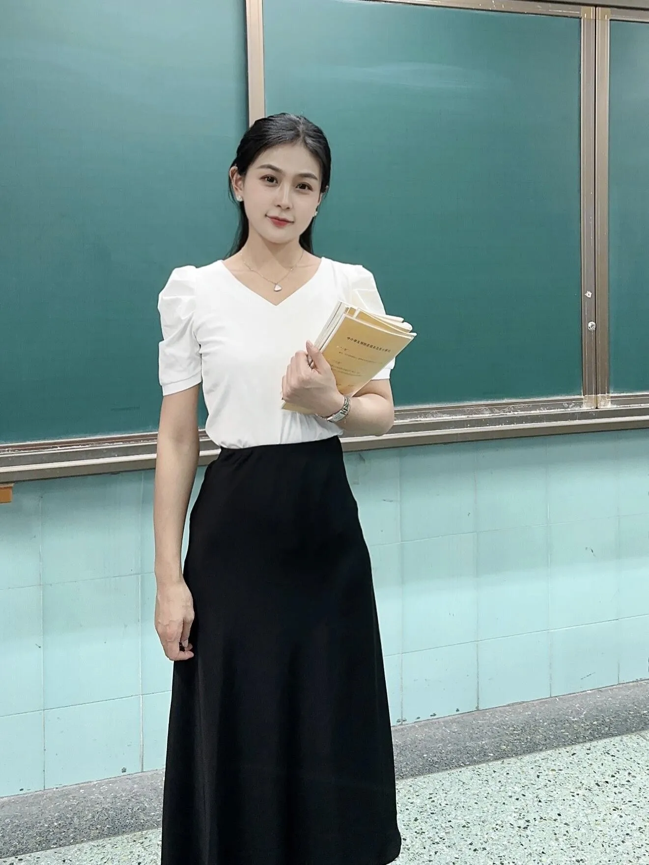 雨婷,小学老师素质高温柔似水皮肤白嫩 Gallery 3