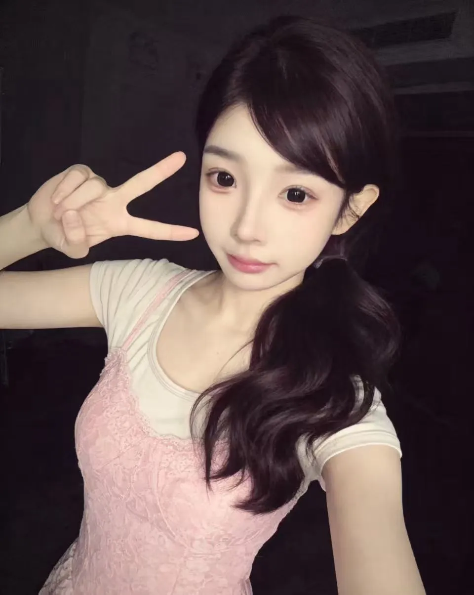 纯欲系天花板 极品甜妹 思思 Gallery 2