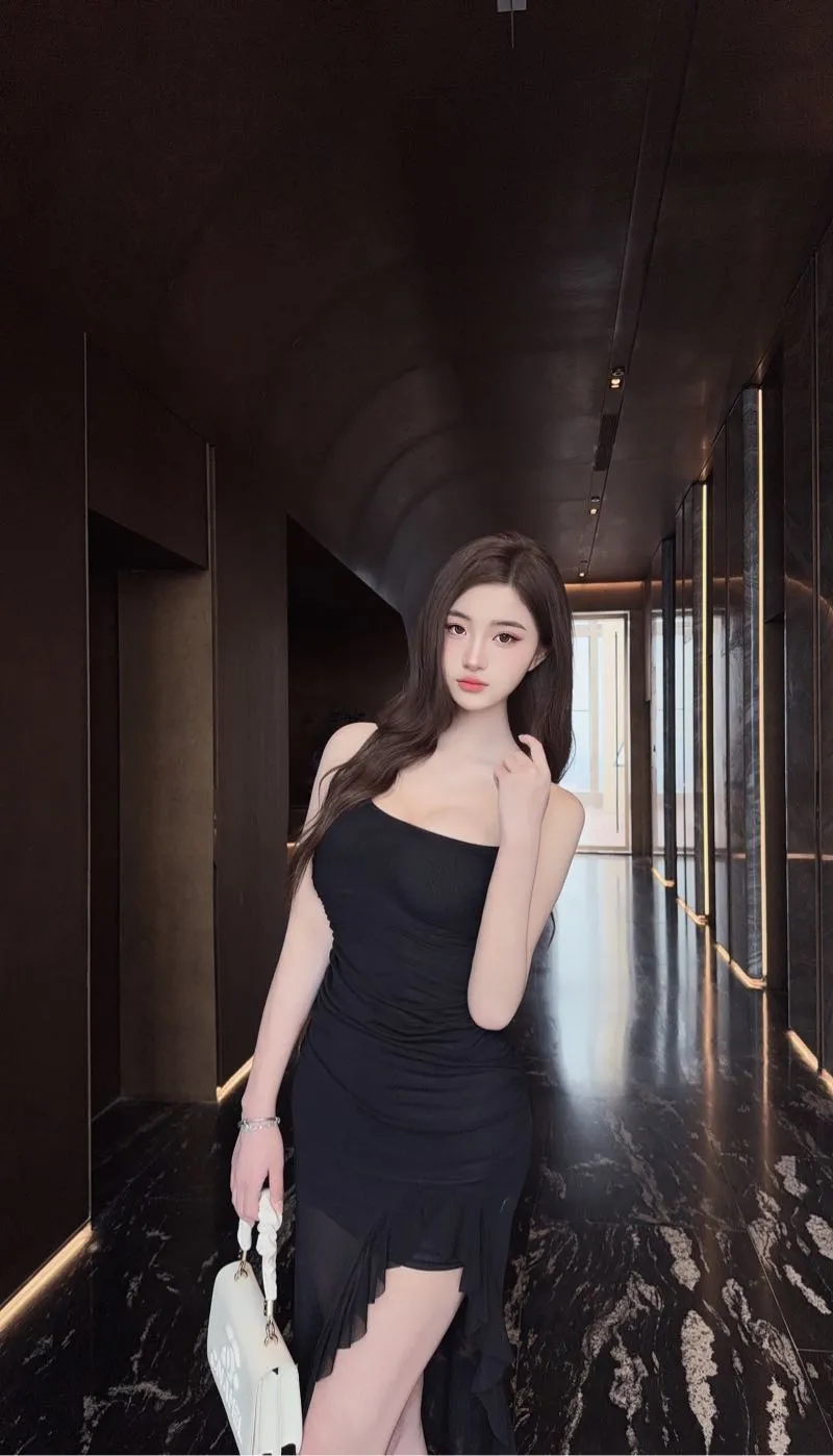 浦东05夏七言兼职主播180大长腿