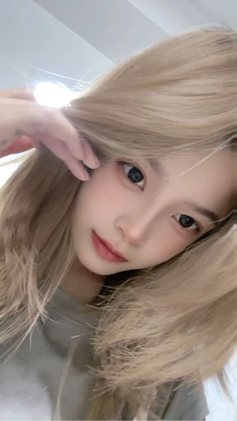 闵行真实07嫩妹 米米 新人首次下海 Gallery 1