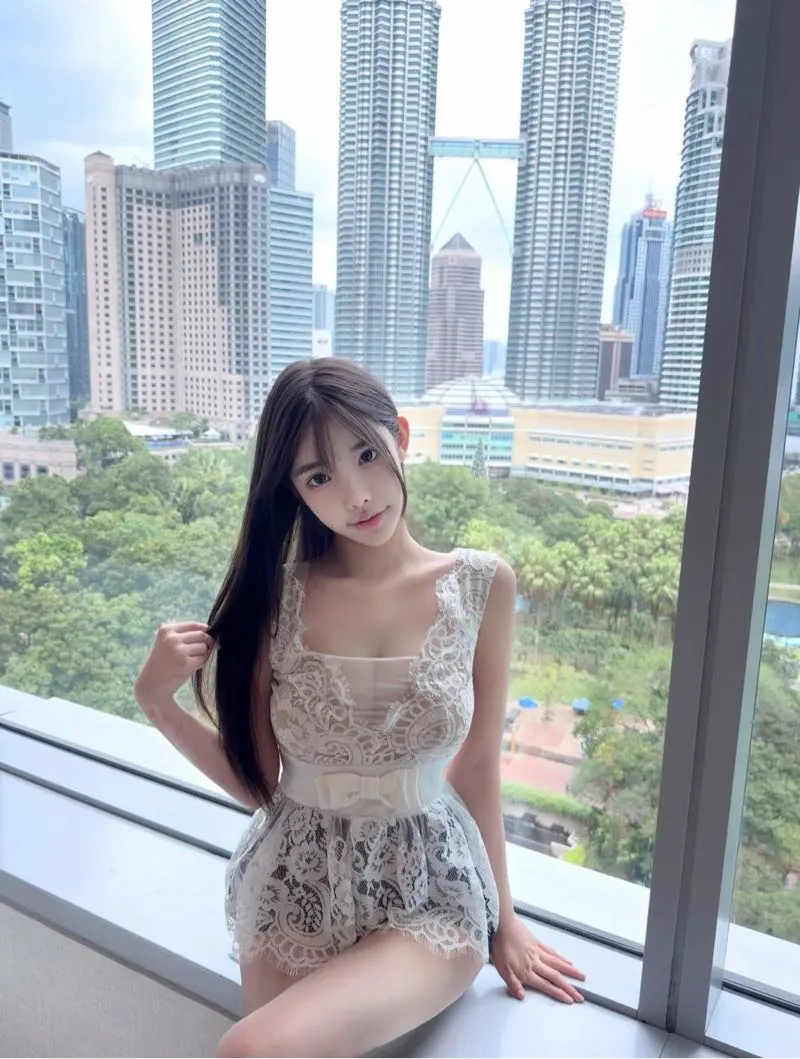 莎莎 童颜巨乳 声音甜美 三点粉一碰就哗哗流水 Gallery 2