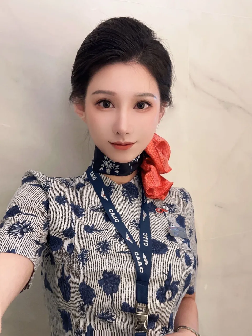 浦东鹦鹉🦜东航 175 空姐 app 可查