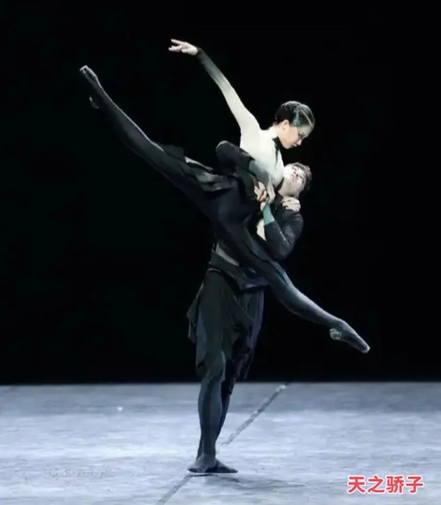 y456🦜国际芭蕾舞一字马 Gallery 4