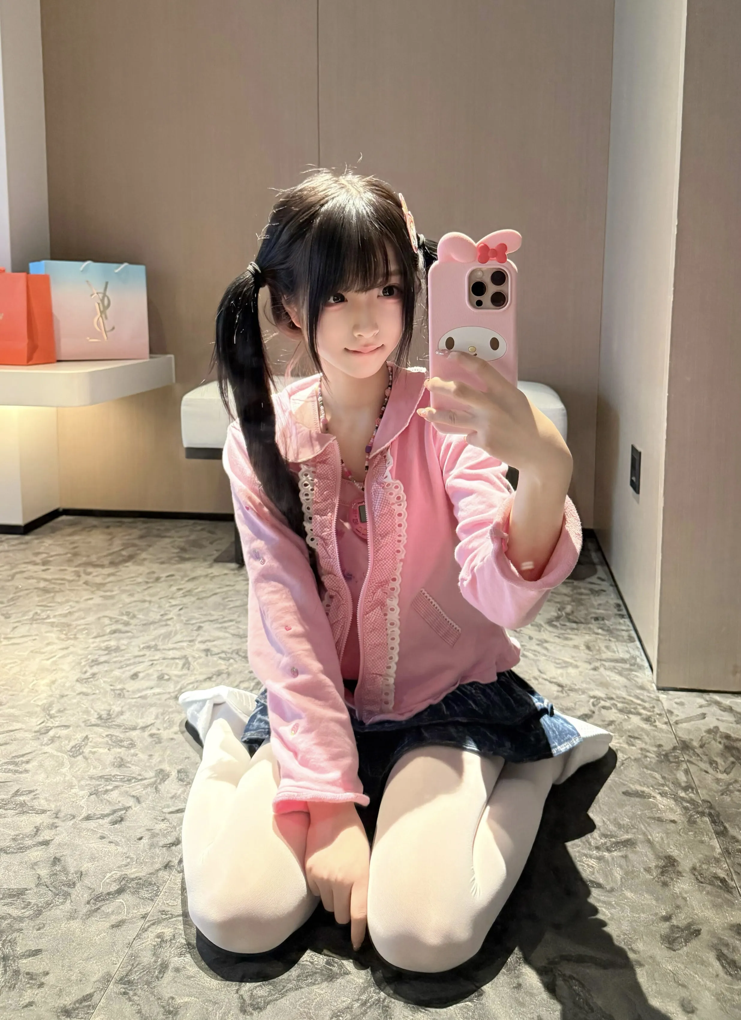 08兼职百变jk萝莉-蜜蜜🉑拍视频 Gallery 1