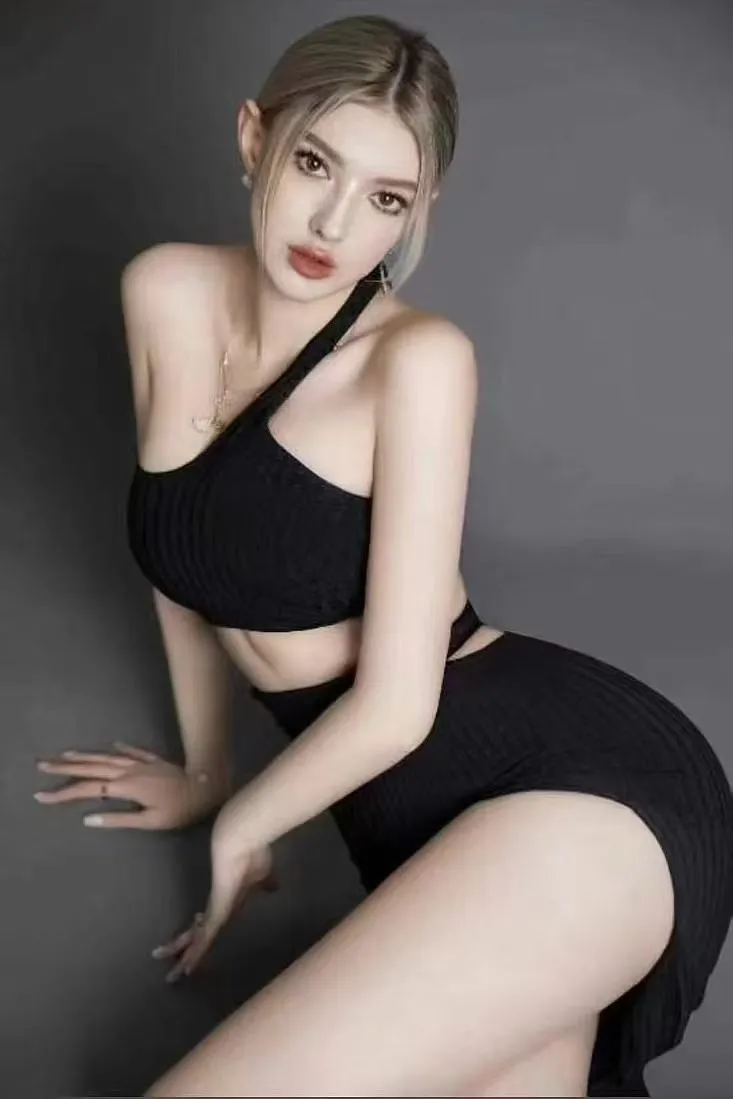 俄罗斯洋酒 电商模特 两次不加米 Gallery 2