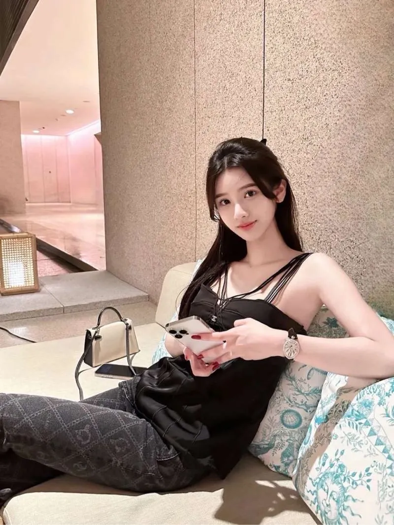 兼职街拍模特 哆哆 高牌少御 Gallery 5