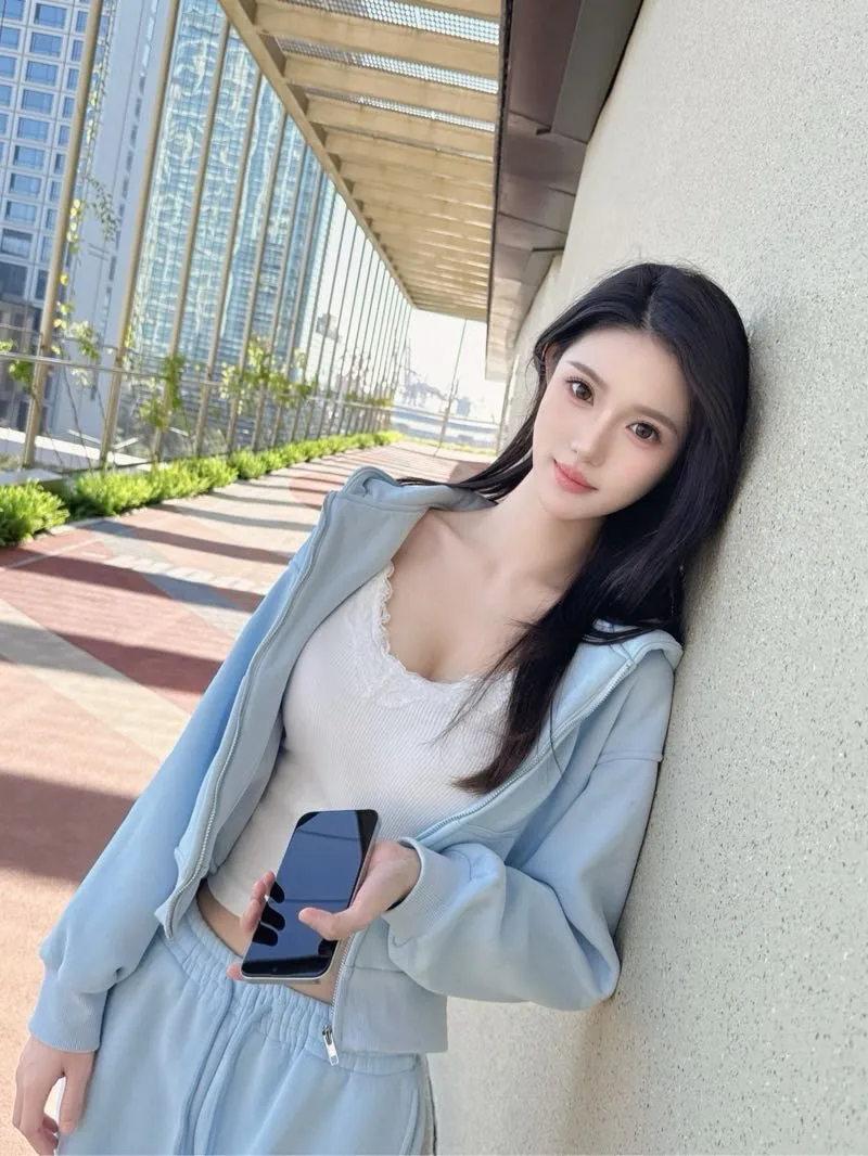 霜霜 极品校花床上摇摇乐 Gallery 4