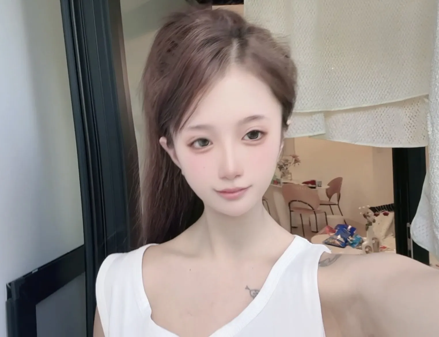 浦东恬恬 纯🈚开课 白虎少萝 Gallery 4