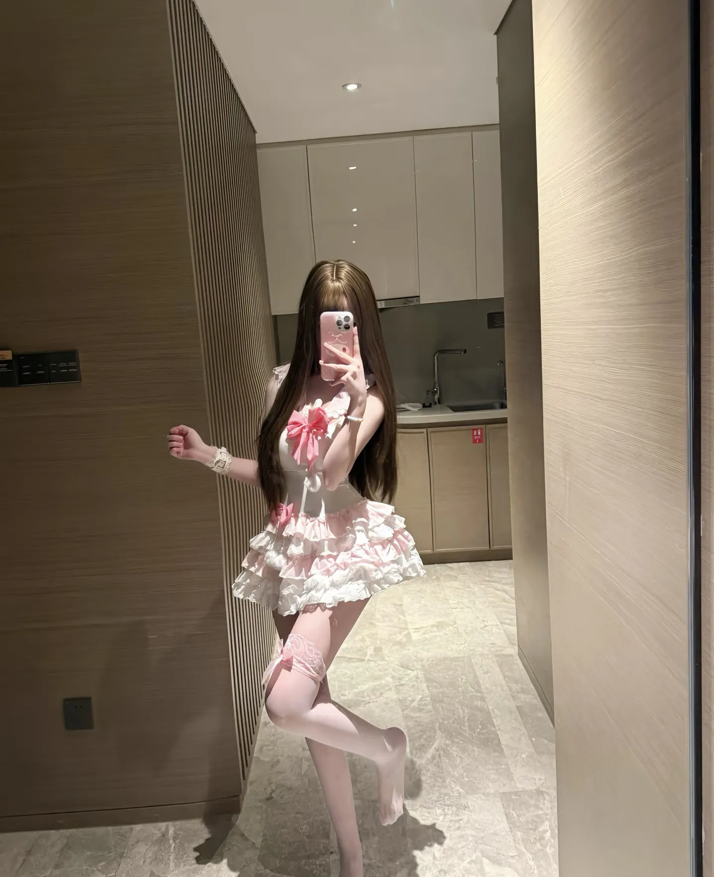 反差女孩 虾米 白虎萝莉 Gallery 6