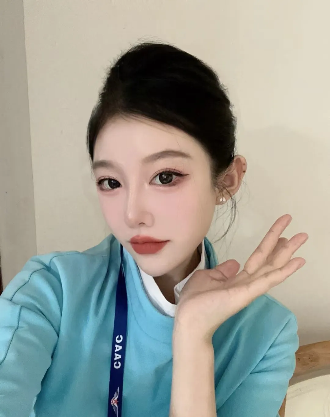 皮肤白 a4腰 空姐毛晶晶