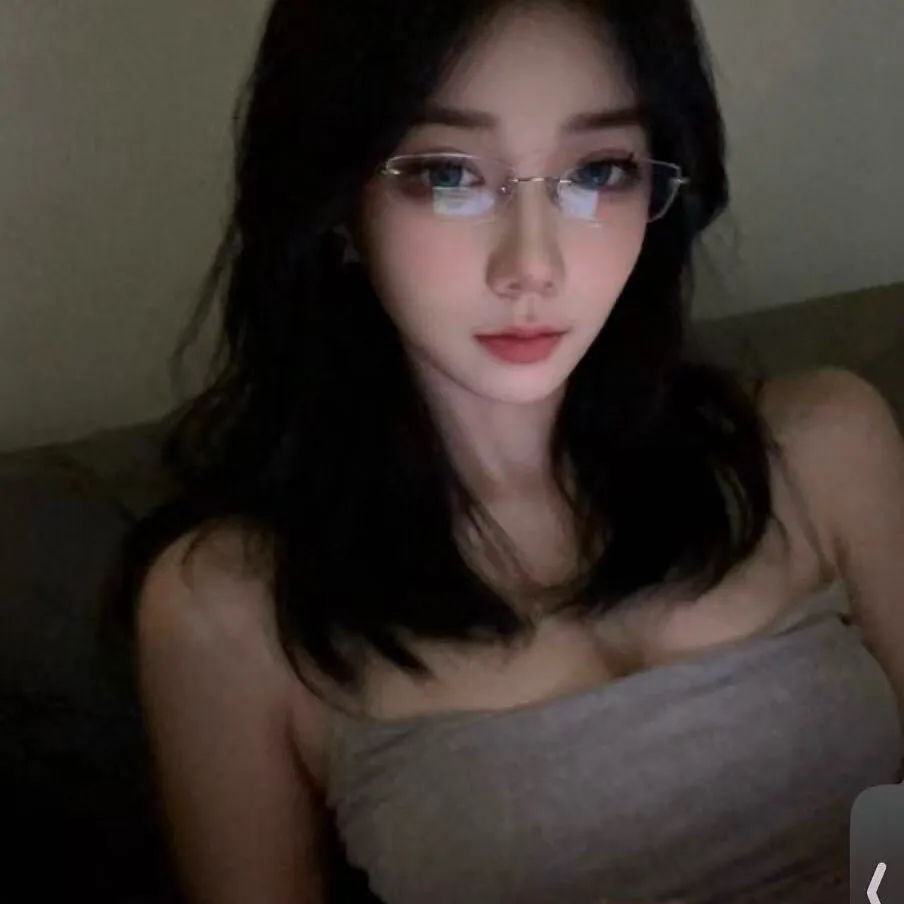 静安极品新疆混血儿-冰雪🉑毒龙，口爆 Gallery 2