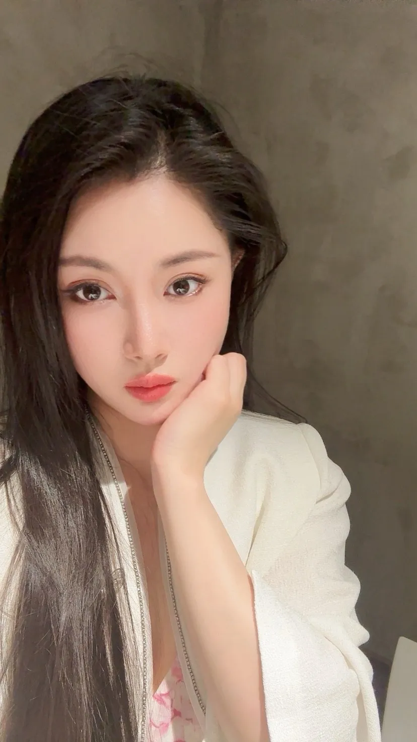 95，小A8气质美女少妇型，兼职人妻 Gallery 5