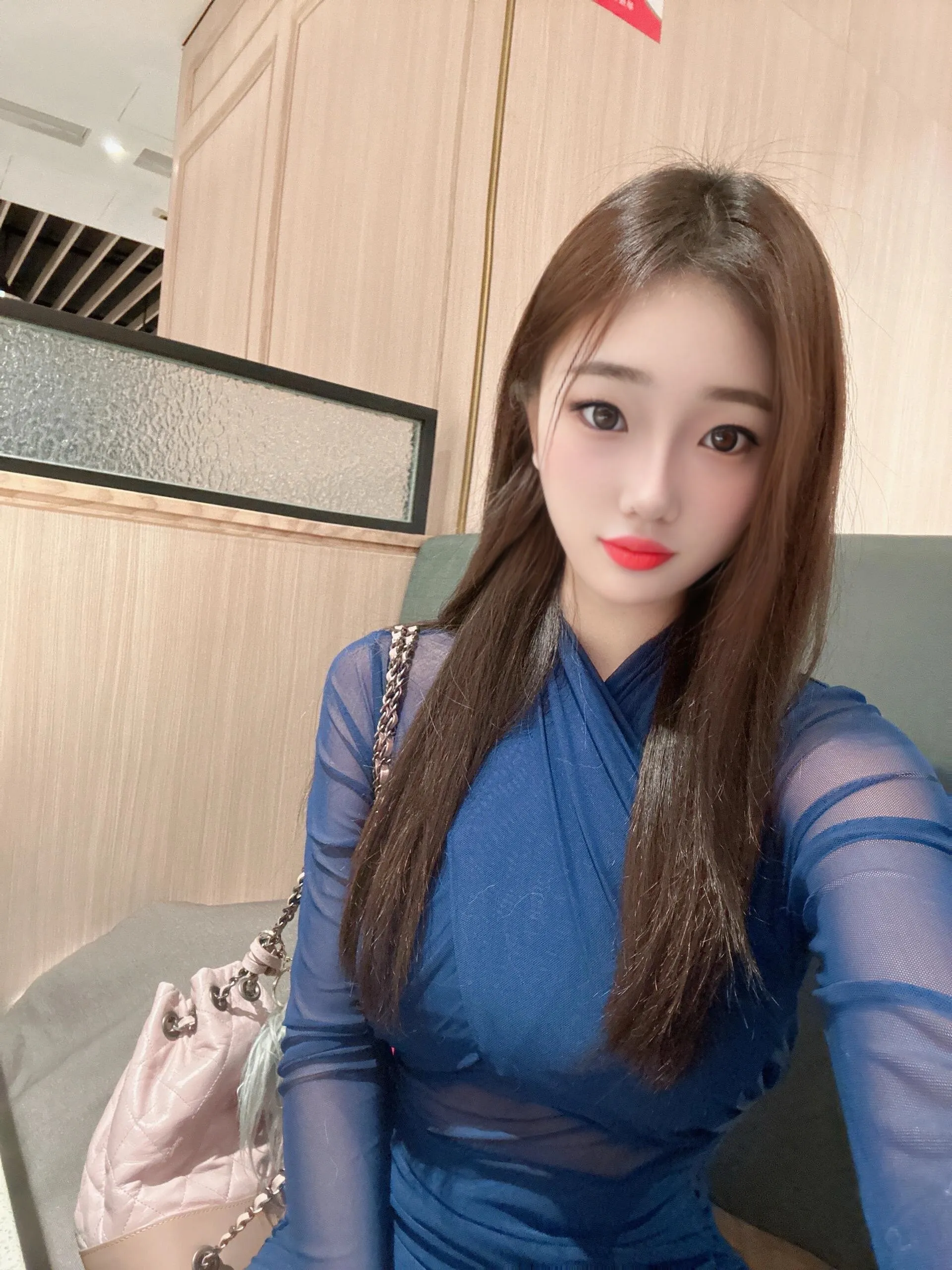 极品大长腿嫩模小思