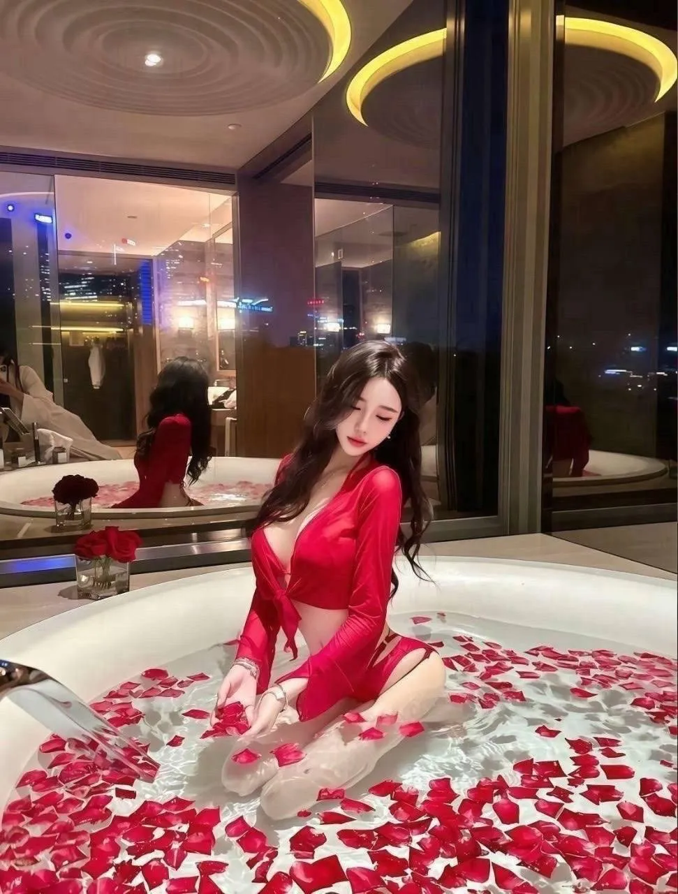 黄埔 彤彤 Gallery 1