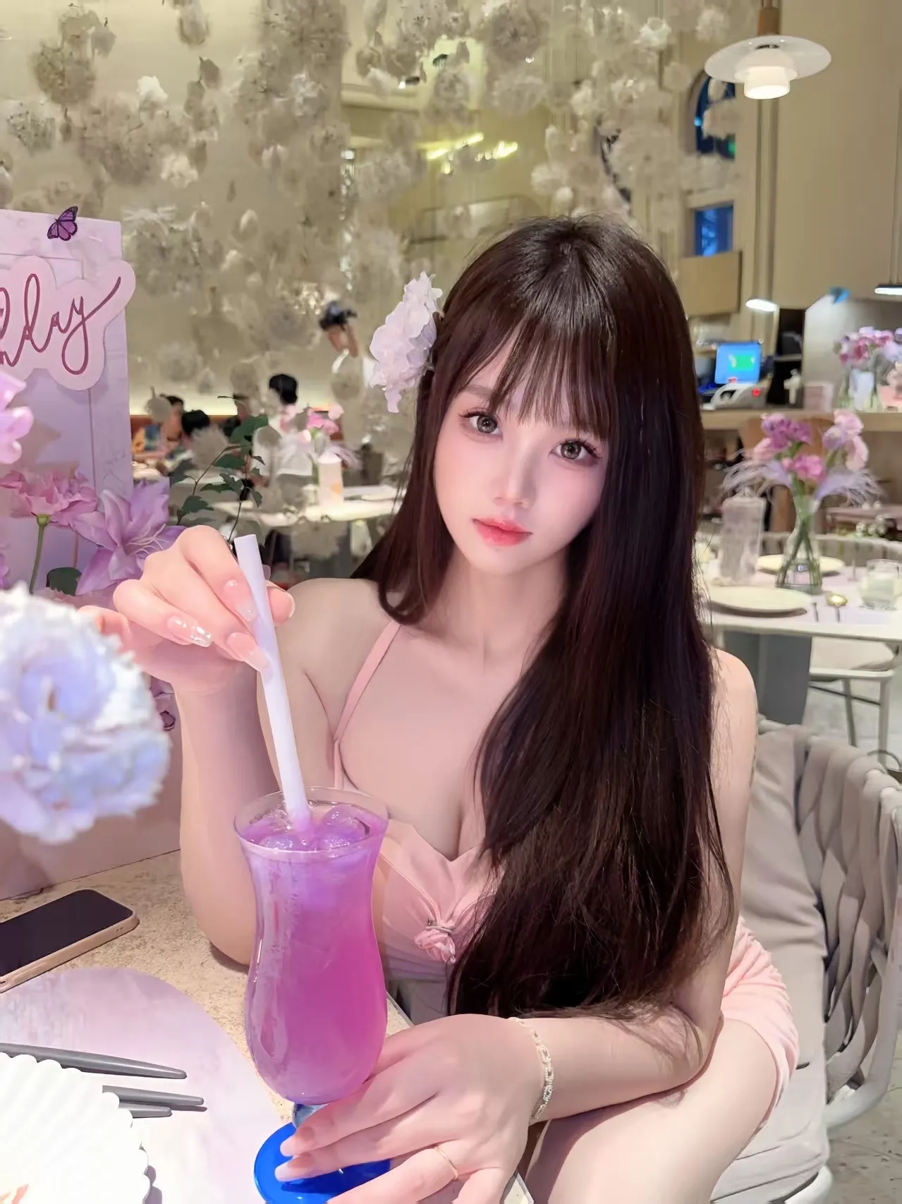 静安新人175大G胸模～西西