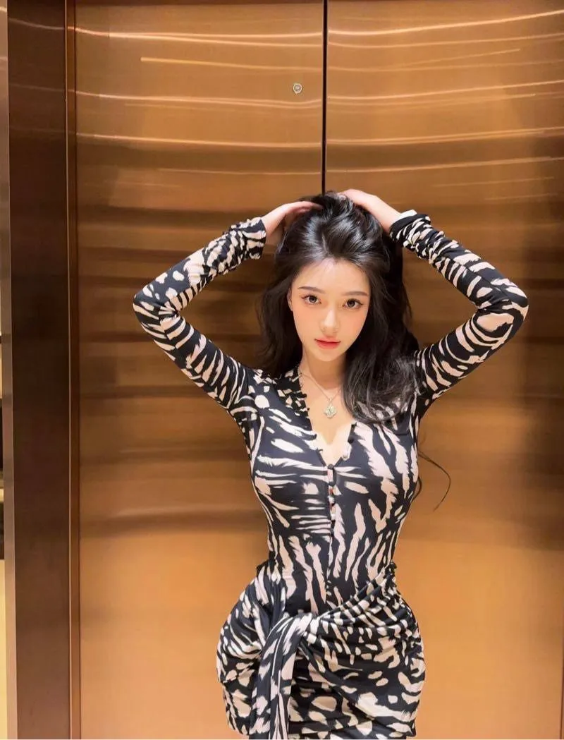 闵行孙倩 性感翘臀摸两下就淫水直流 Gallery 6