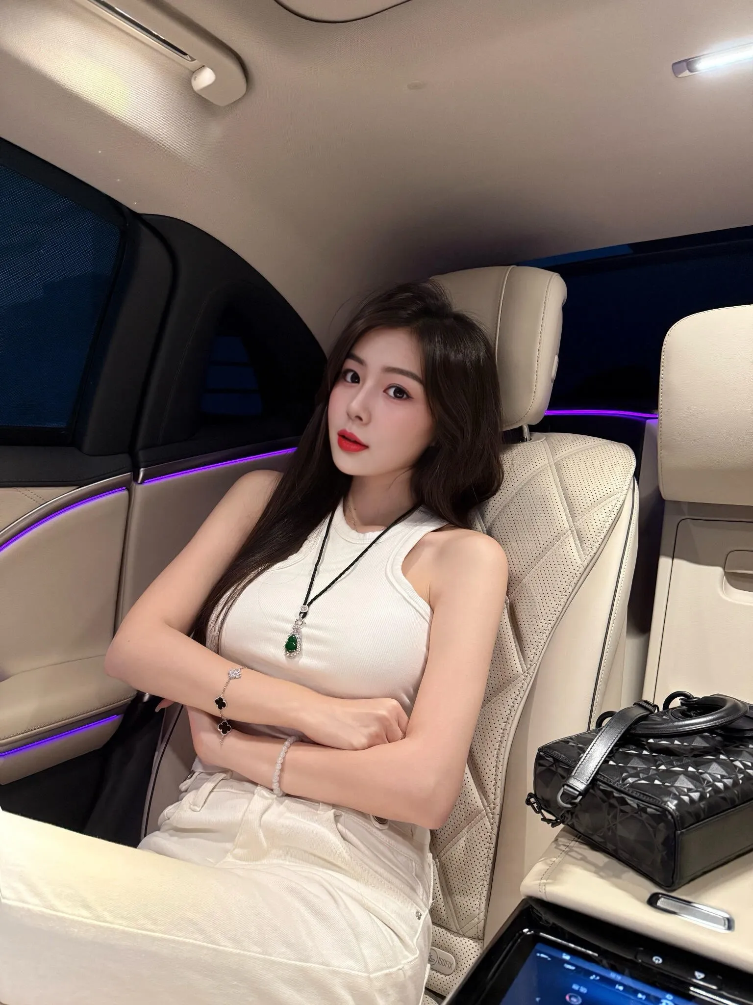 混血网红主播 丽娜 多种语言叫床🤭🤭 Gallery 4