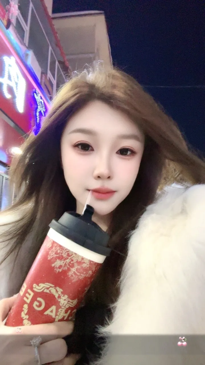 娜娜浦东，健身博主