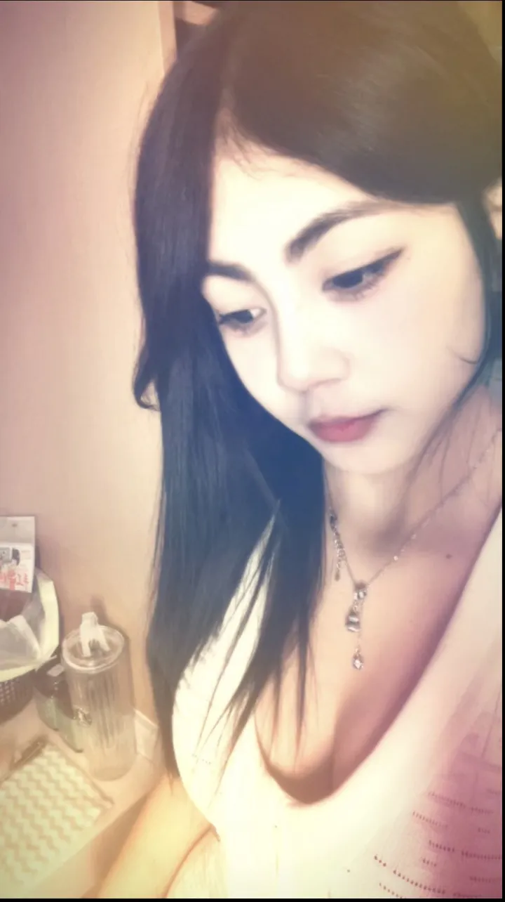 新疆妹子 刚下海 艾尔肯 Gallery 4