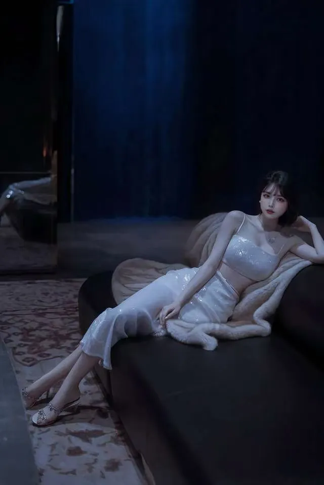 上海本帮菜短发大G鹦鹉🦜 Gallery 1