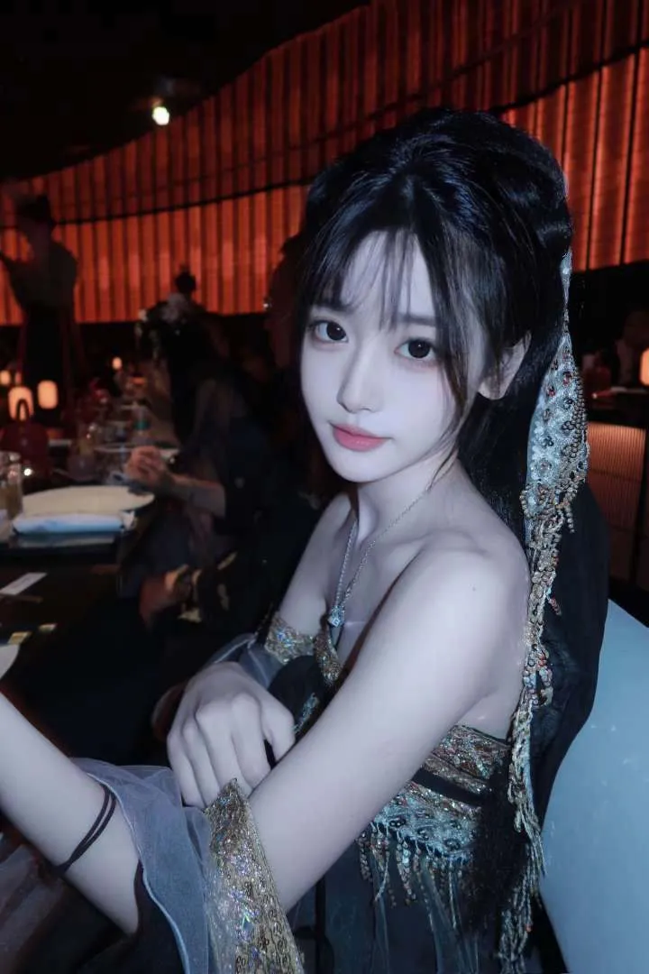 雅雅 甜美美少女 性感小野猫  网红主播 Gallery 4