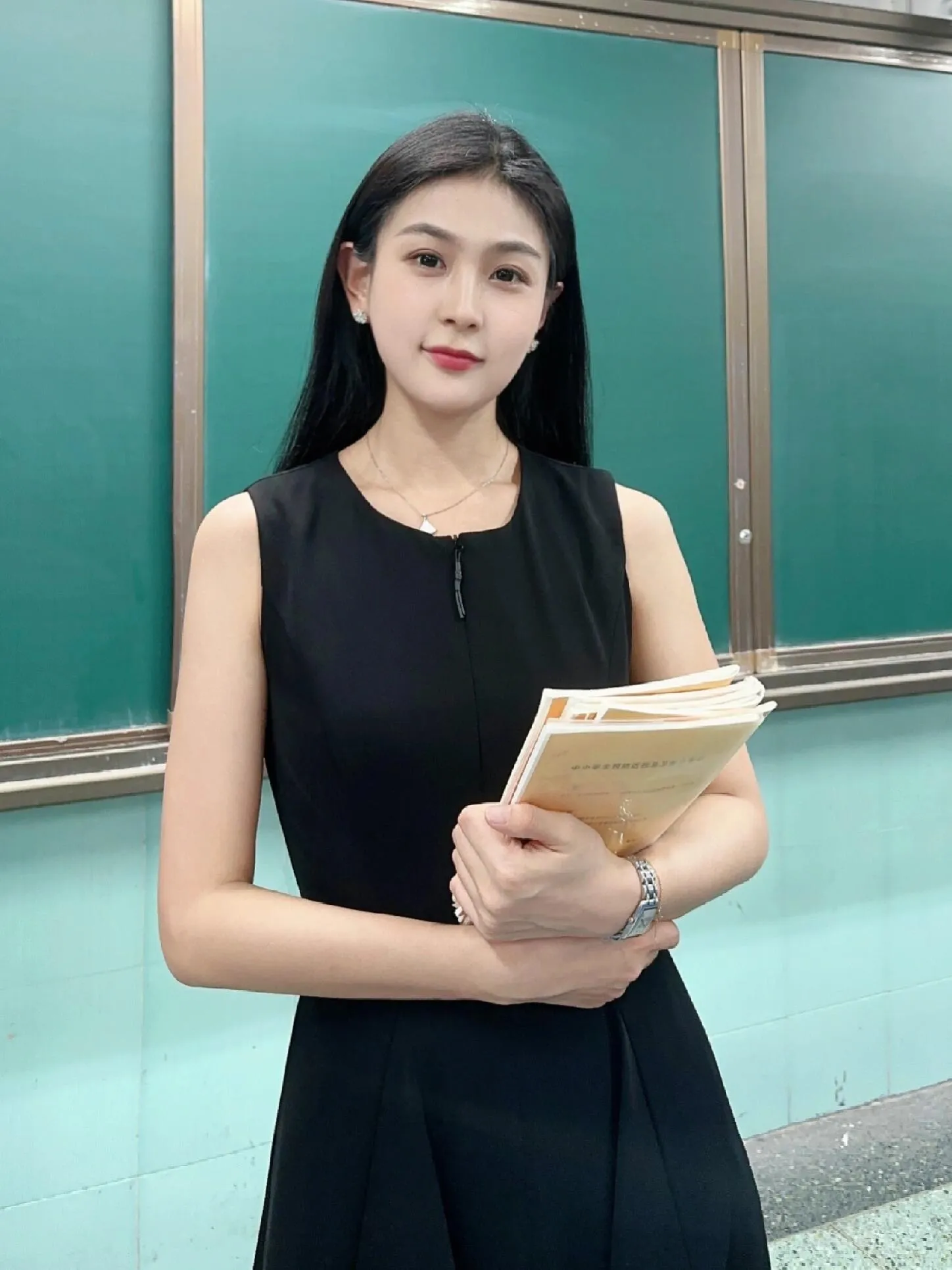 雨婷,小学老师素质高温柔似水皮肤白嫩 Gallery 4