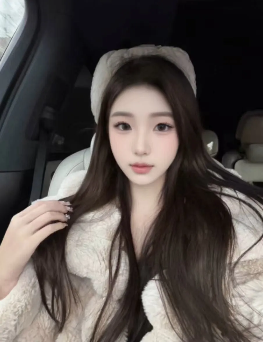 极品嫩妹欢欢上海首开💄 Gallery 1