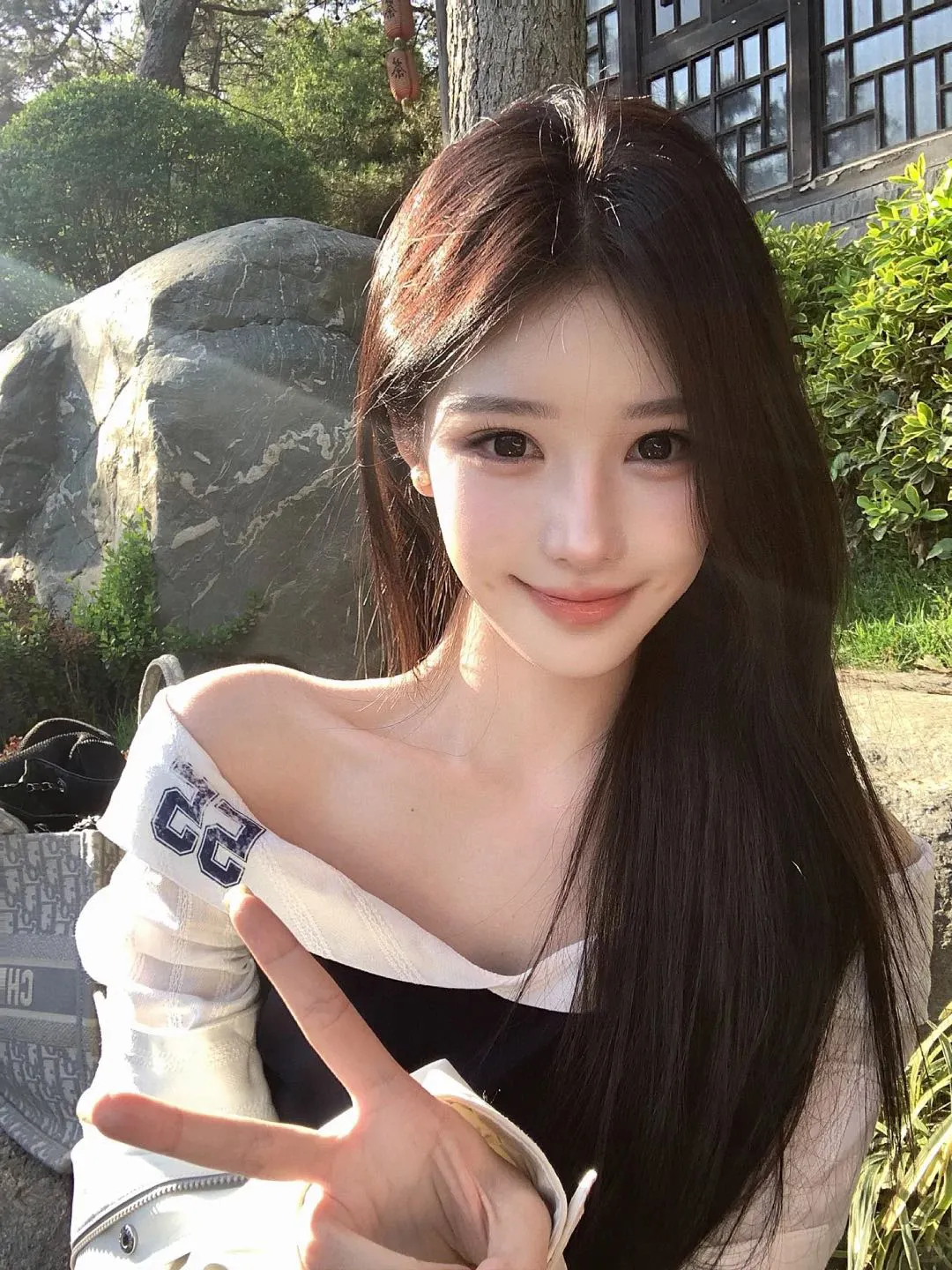 徐汇🏠兮兮 高中毕业嫩妹下海 骚且紧致