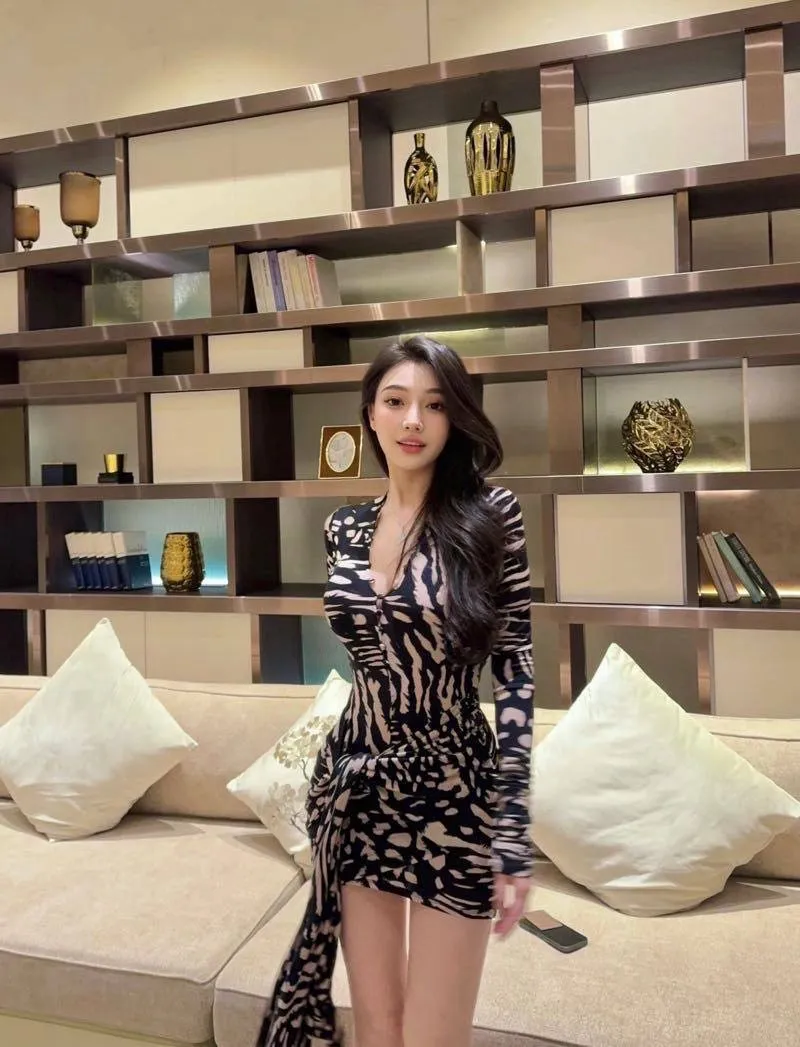 闵行孙倩 性感翘臀摸两下就淫水直流 Gallery 3