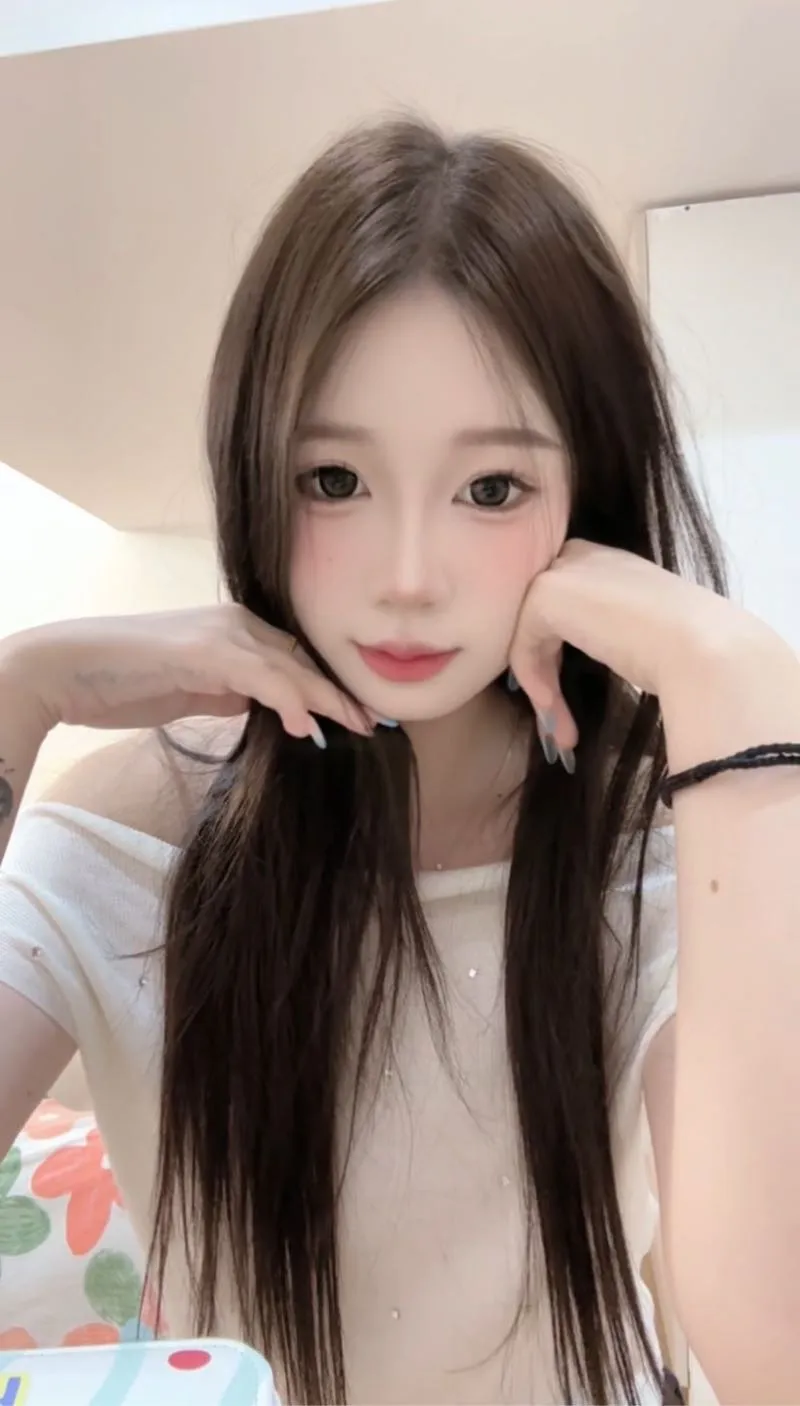 07萌萌傻白甜冷白皮