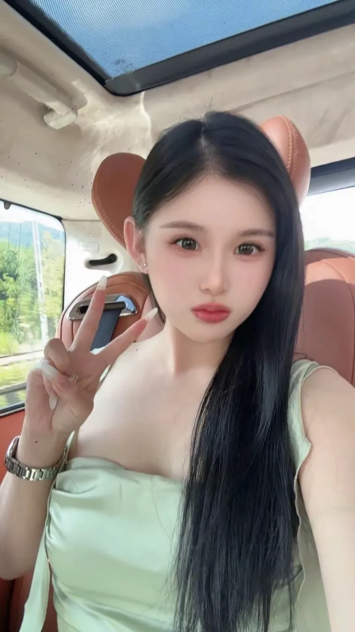 浦东 雪儿 大E杯少妇 Gallery 6