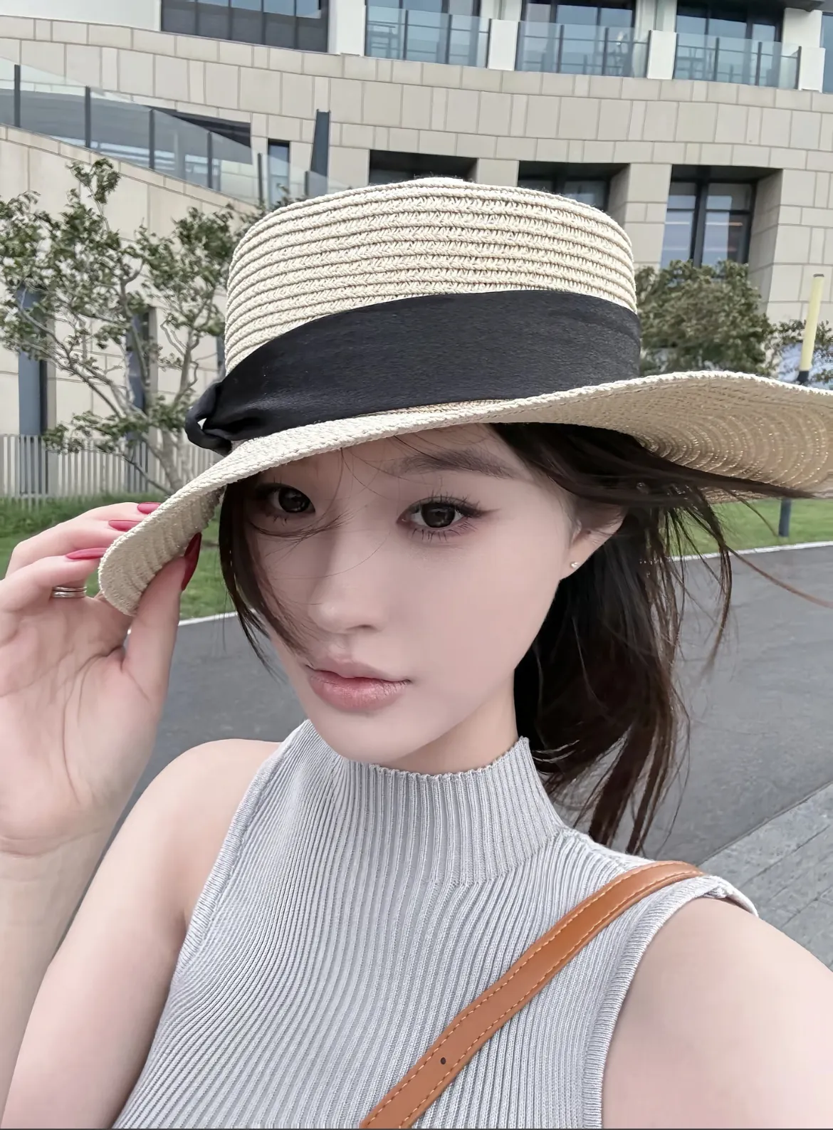 小艾 清纯甜美轻松抱起