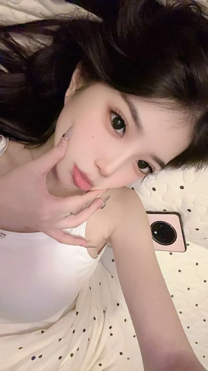 纯欲满满 性瘾女 李甜甜 Gallery 6