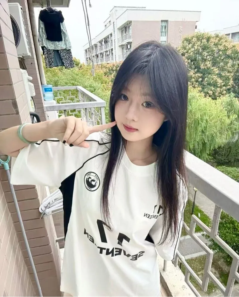 闵行07wt软软兼职嫩妹 Gallery 6