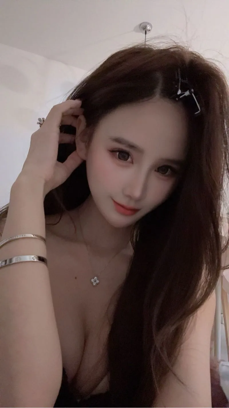 奥利奥🏠浦东极品纯欲校花 Gallery 1