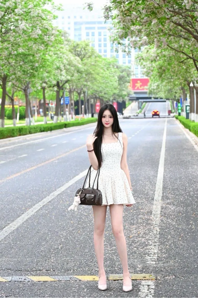 雪白牛奶 楚乔 大长腿 网红博主 Gallery 6