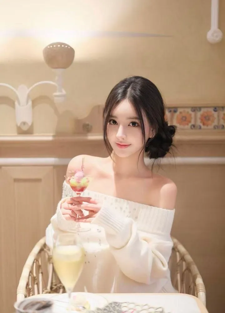 徐汇 滋滋 欲女心经 剑指美乳 Gallery 3