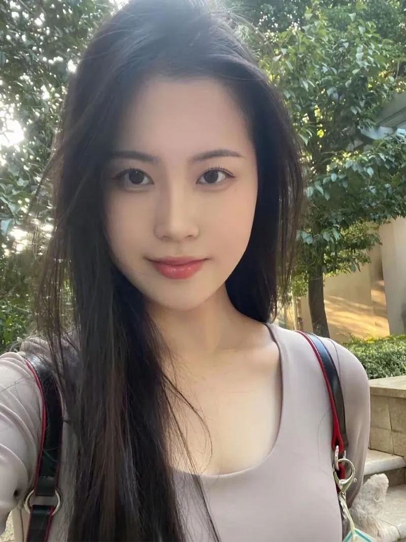 郝燕，外表可人温柔是骨子里的 Gallery 2