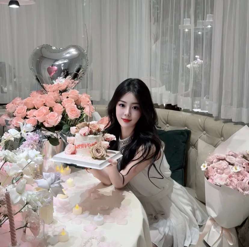 新加坡混血 玫瑰 精通三门语言 高情商 Gallery 4