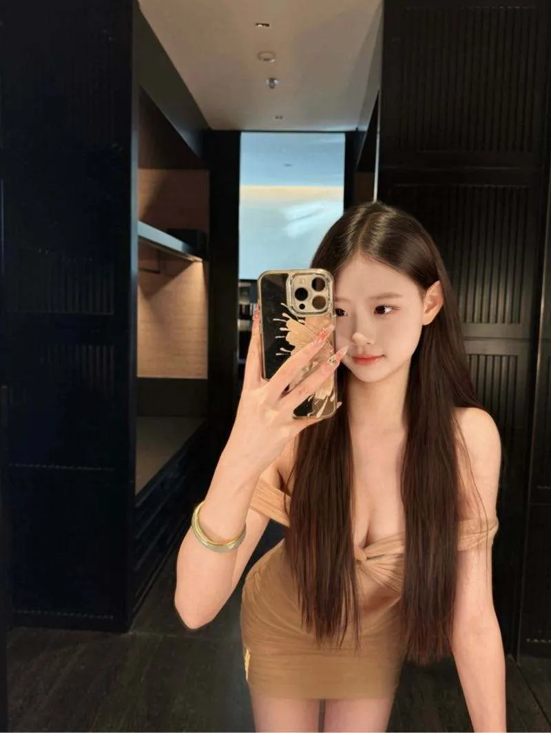 078新人齐刘海网红纯欲白虎首开 Gallery 1