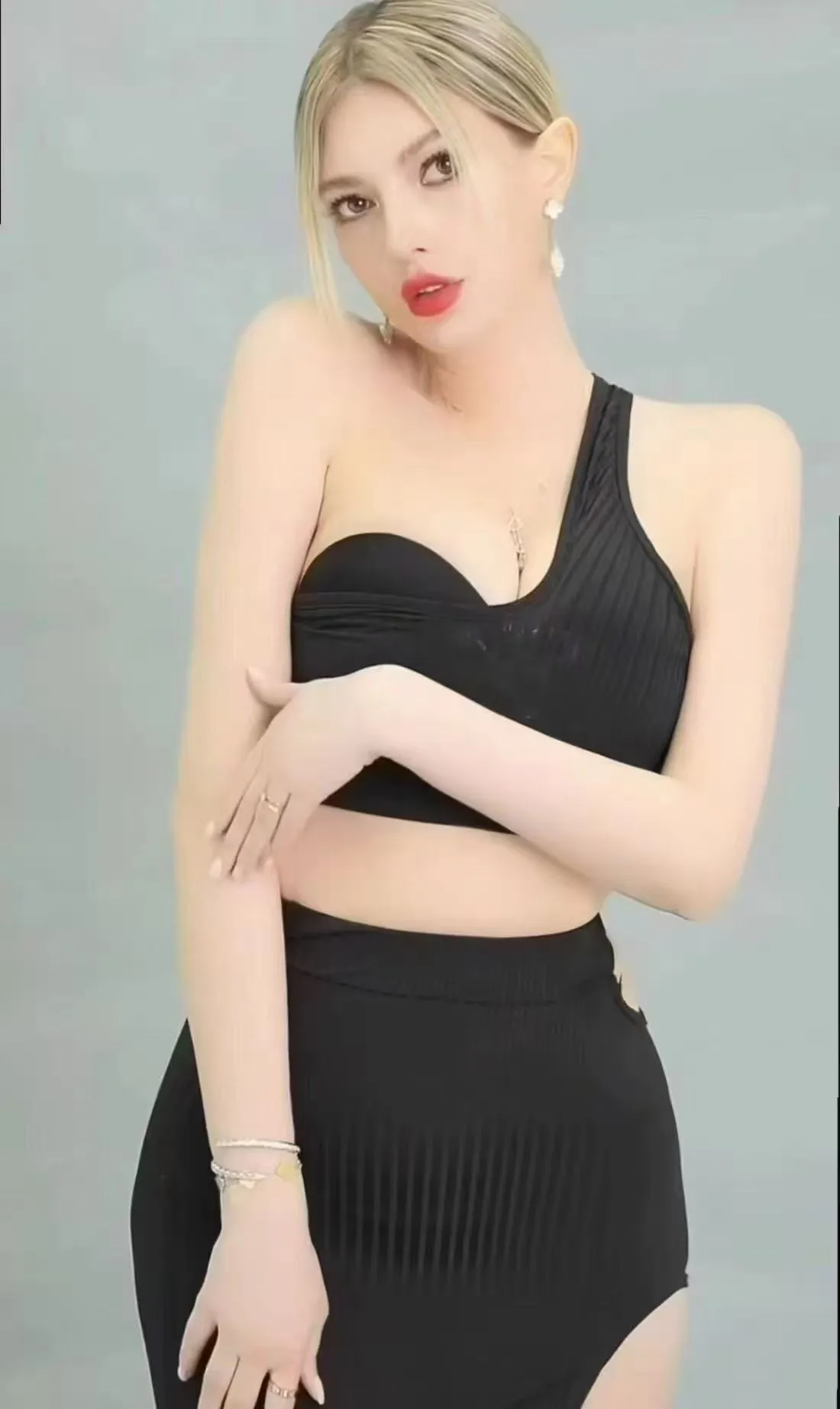 俄罗斯洋酒 电商模特 两次不加米 Gallery 6