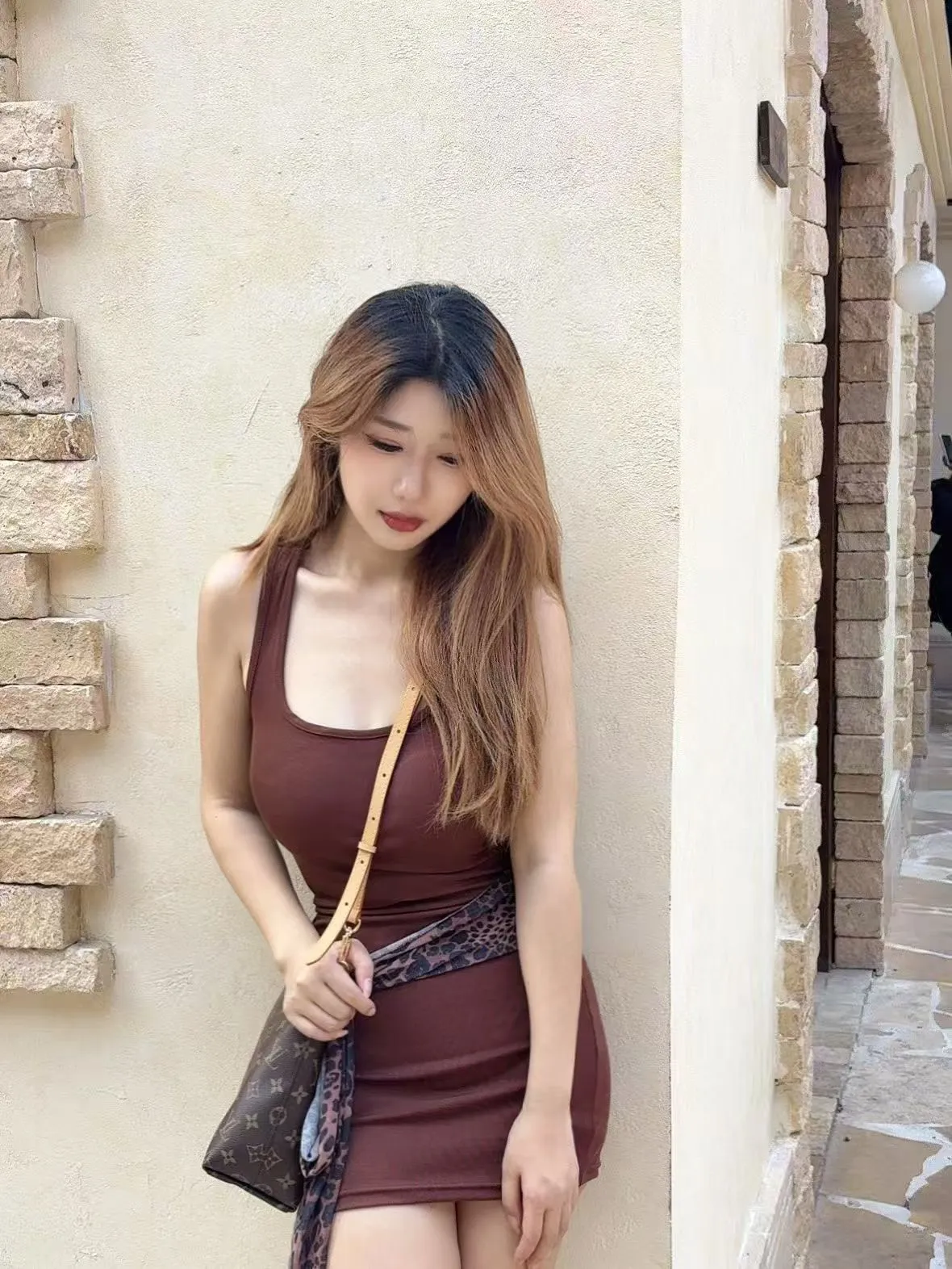 闵行佑佑 Gallery 1