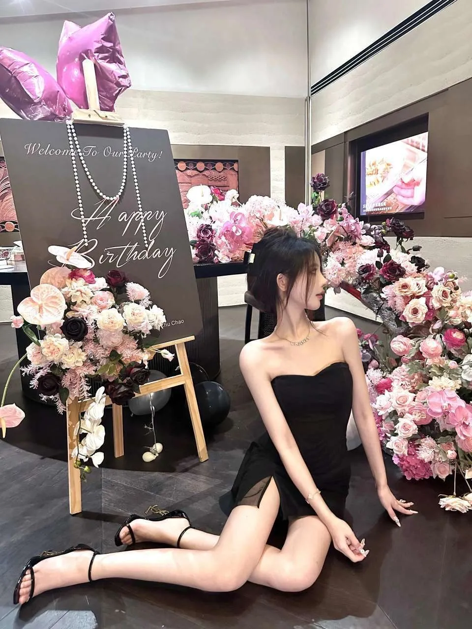 a031白虎一线天三点粉雪白皮 Gallery 1