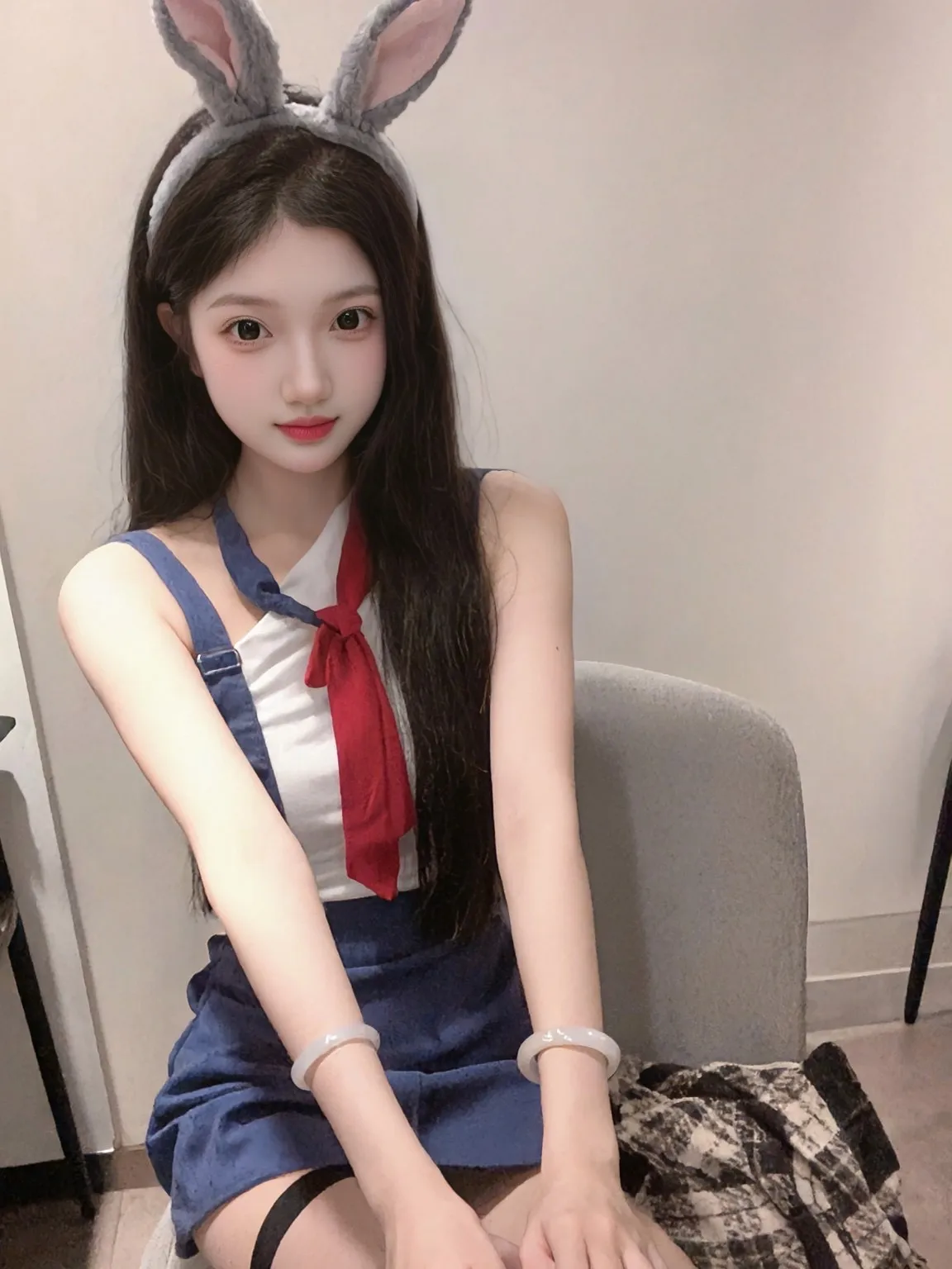 18岁反差紧嫩小萝莉：万万 Gallery 6